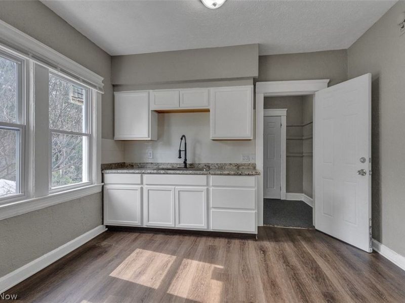 13608 Earlwood Road, Cleveland, OH 44110 Photo 12