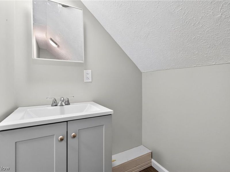 13608 Earlwood Road, Cleveland, OH 44110 Photo 25