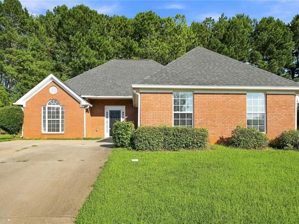 1335 Saint Isabella Court , Locust Grove, GA 30248