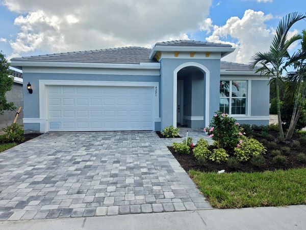 4291 SANTA MARIA Circle, Unit 160 Highga, Vero Beach, FL 32967