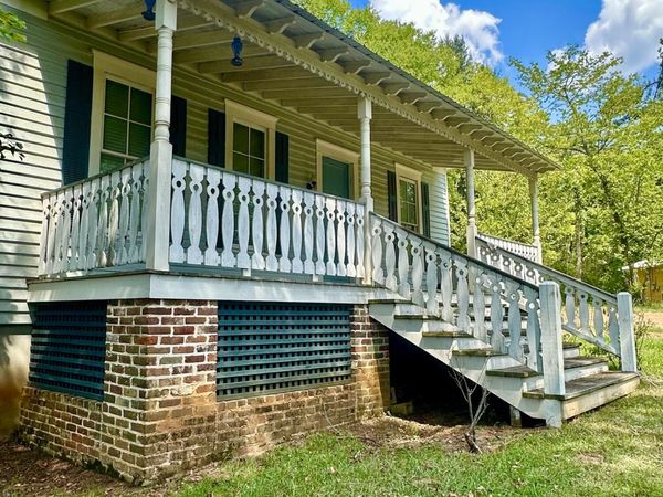 600 Moss Hill Dr., New Albany, MS 38652