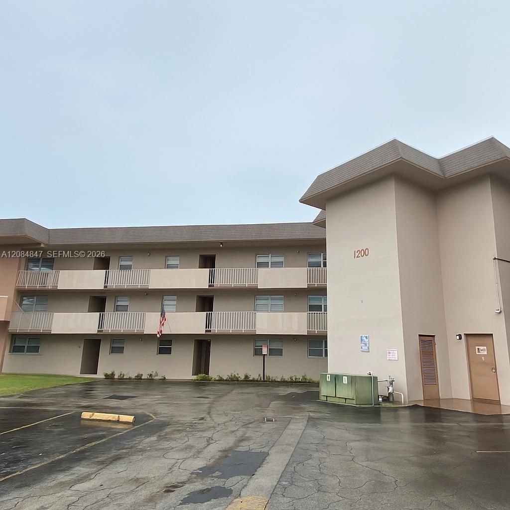 1200 Tallwood Ave, Unit 102, Hollywood, FL 33021 Photo