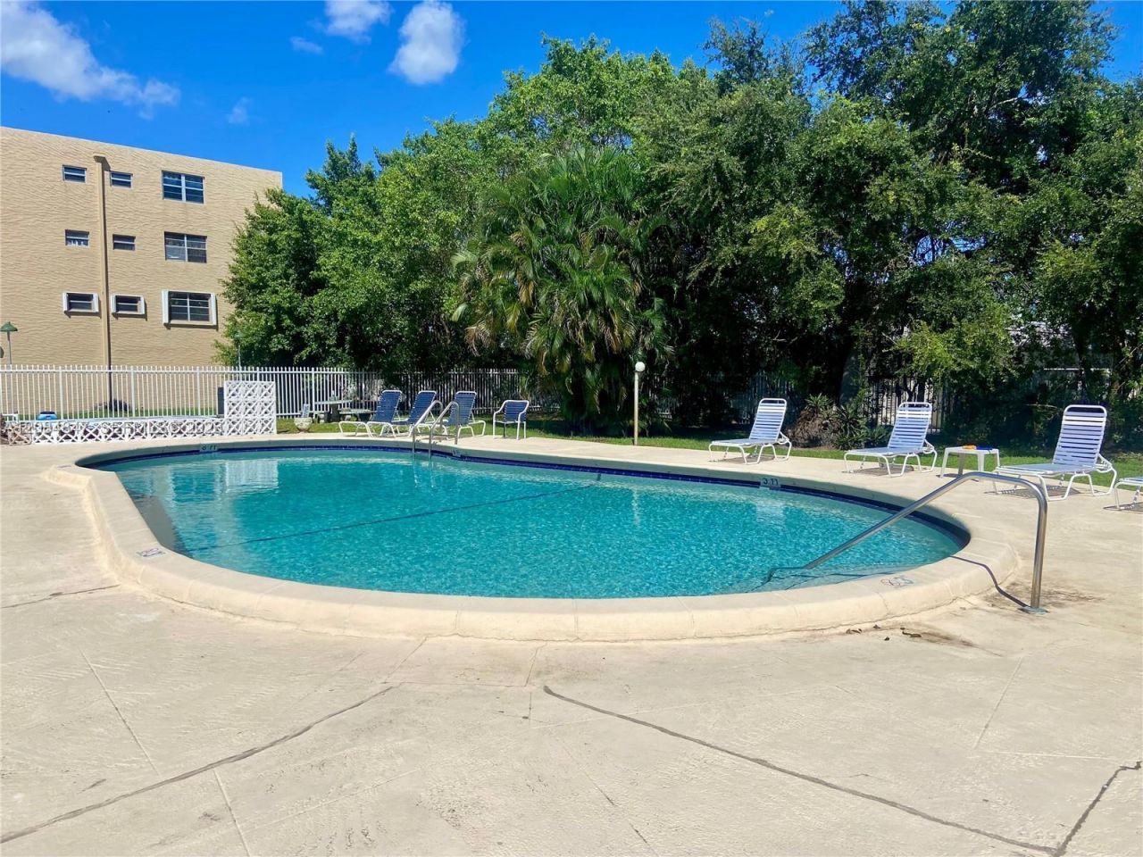 1200 Tallwood Ave, Unit 102, Hollywood, FL 33021 Photo
