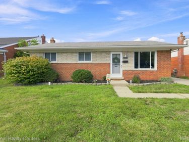18335 E 13 Mile Road , Fraser, Mi 48026