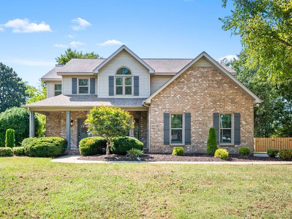 2923 Regenwood Dr , Murfreesboro, TN 37129
