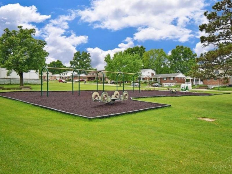 4908 Chalet Drive, Unit 403, Saint Bernard, OH 45217 Photo 18