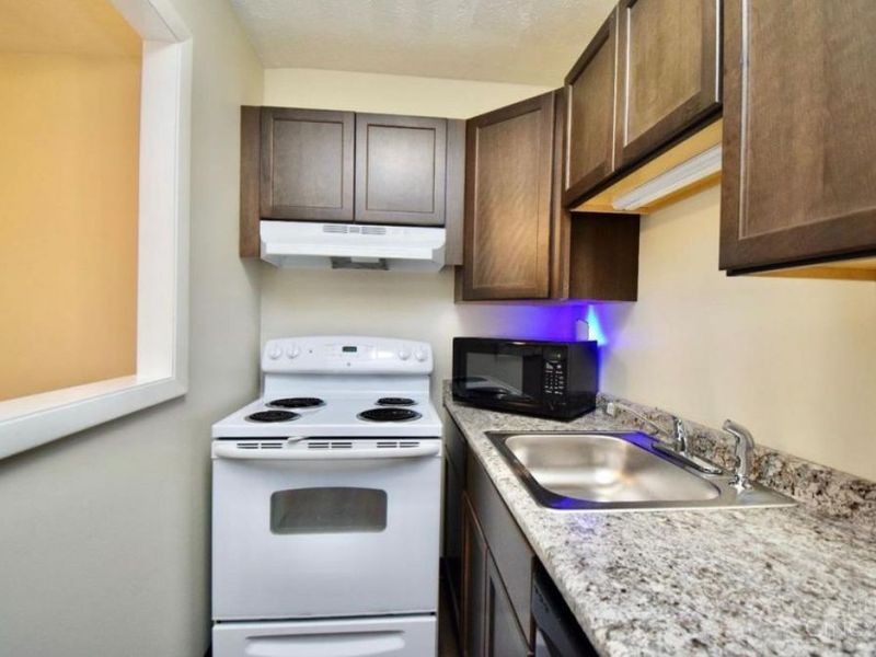 4908 Chalet Drive, Unit 403, Saint Bernard, OH 45217 Photo 6