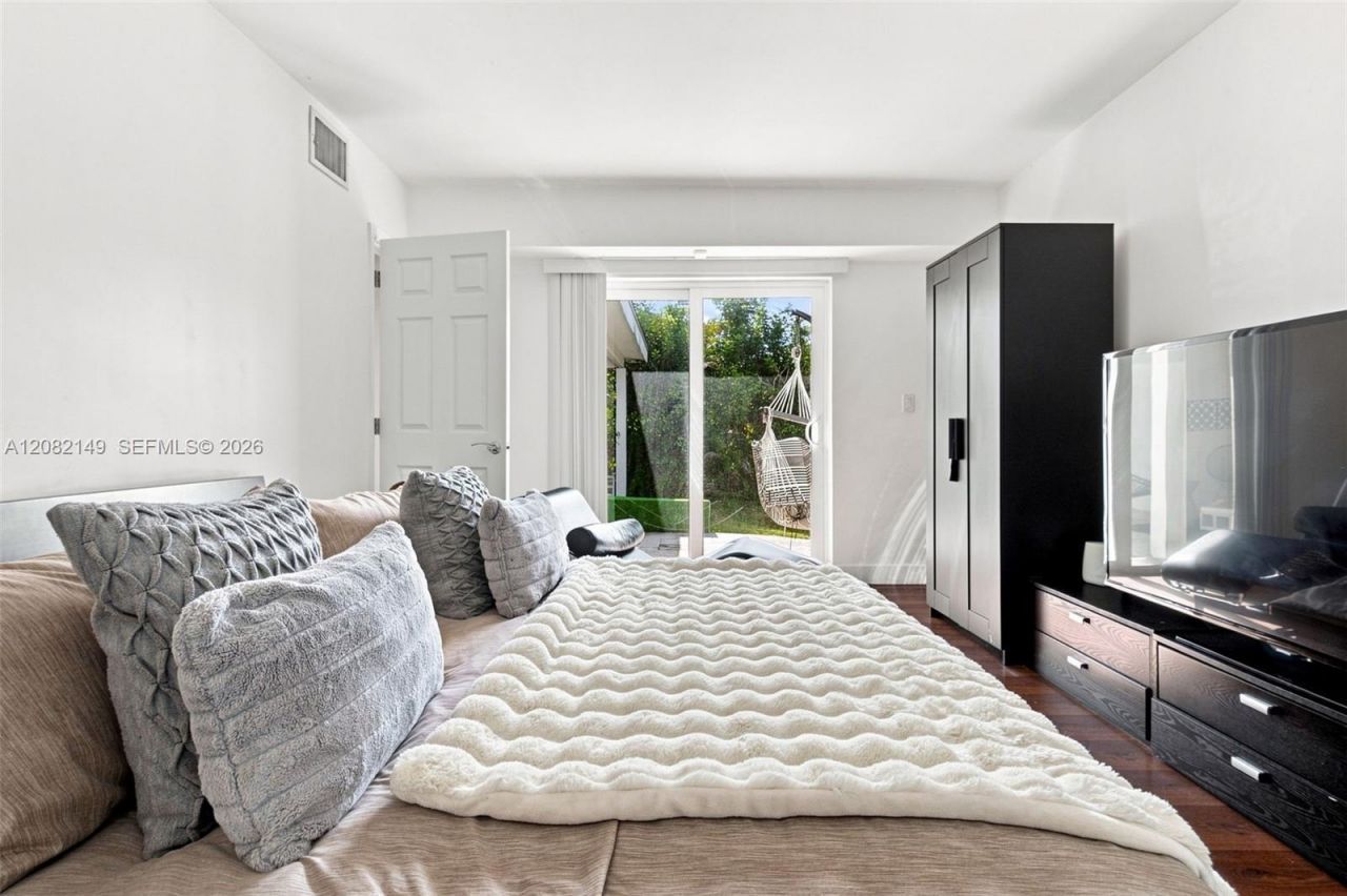 1103 Washington St, Hollywood, FL 33019 Photo