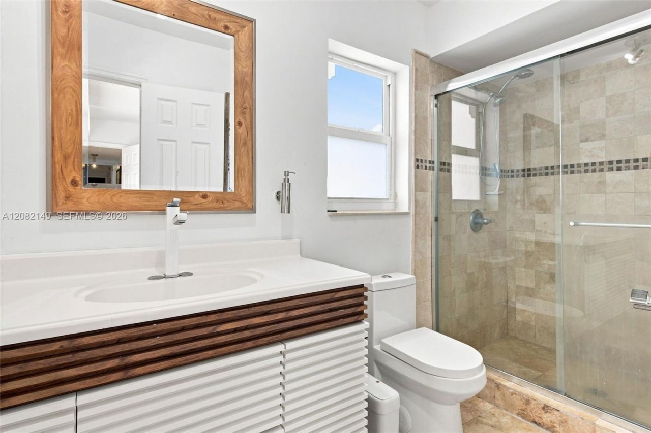 1103 Washington St, Hollywood, FL 33019 Photo