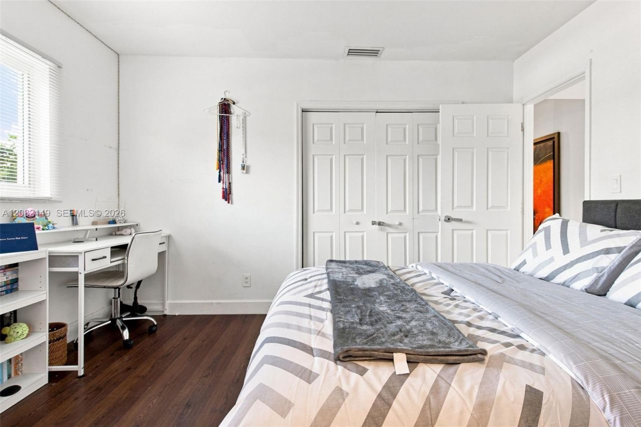 1103 Washington St, Hollywood, FL 33019 Photo