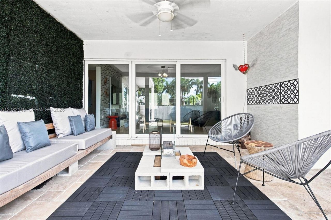 1103 Washington St, Hollywood, FL 33019 Photo