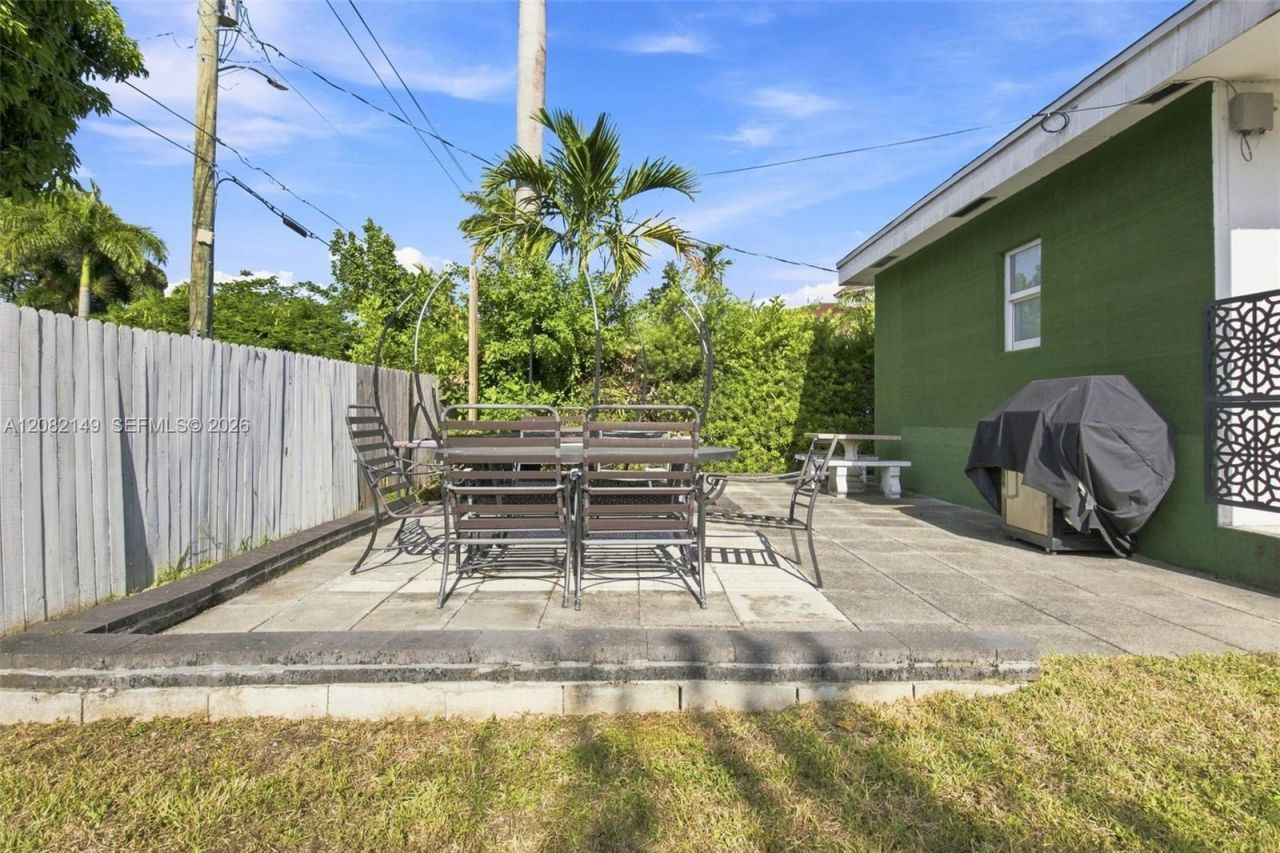 1103 Washington St, Hollywood, FL 33019 Photo
