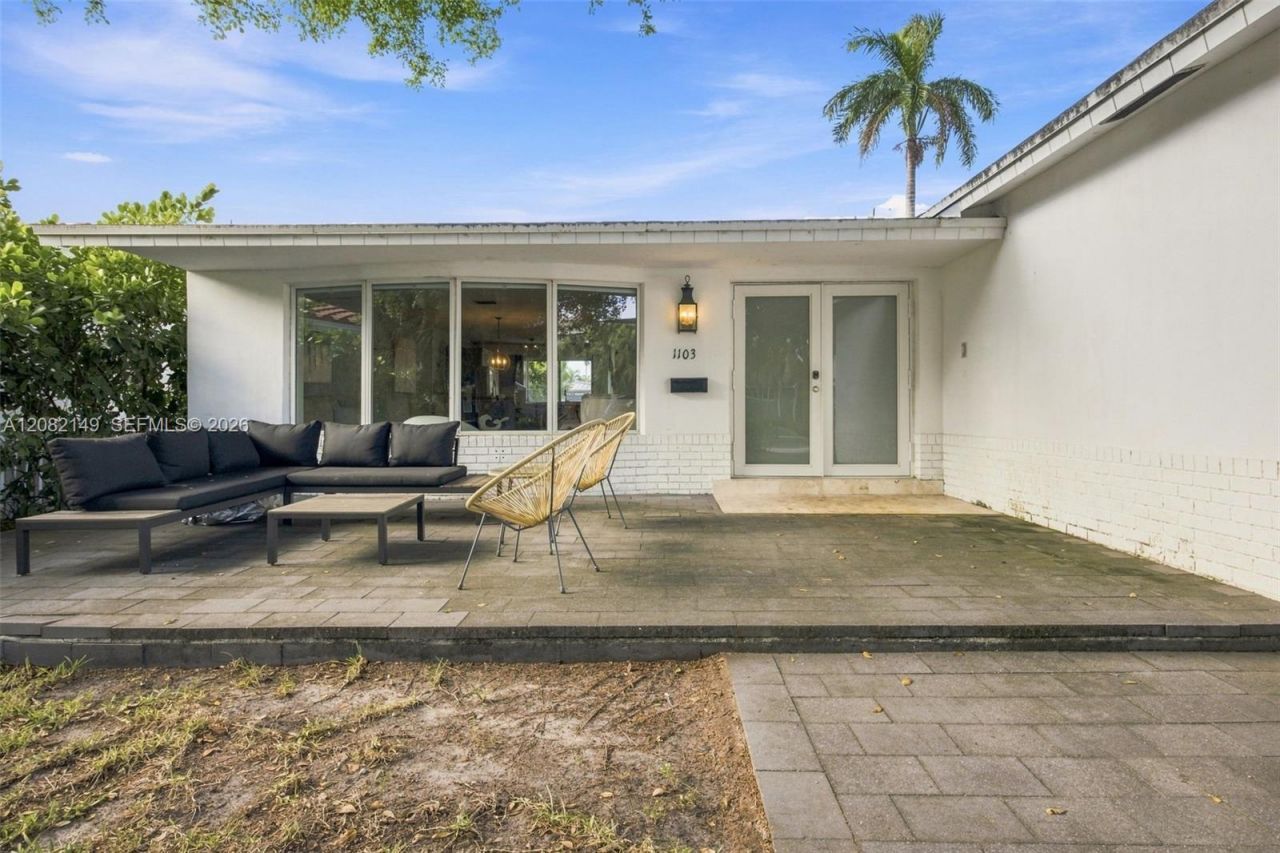 1103 Washington St, Hollywood, FL 33019 Photo