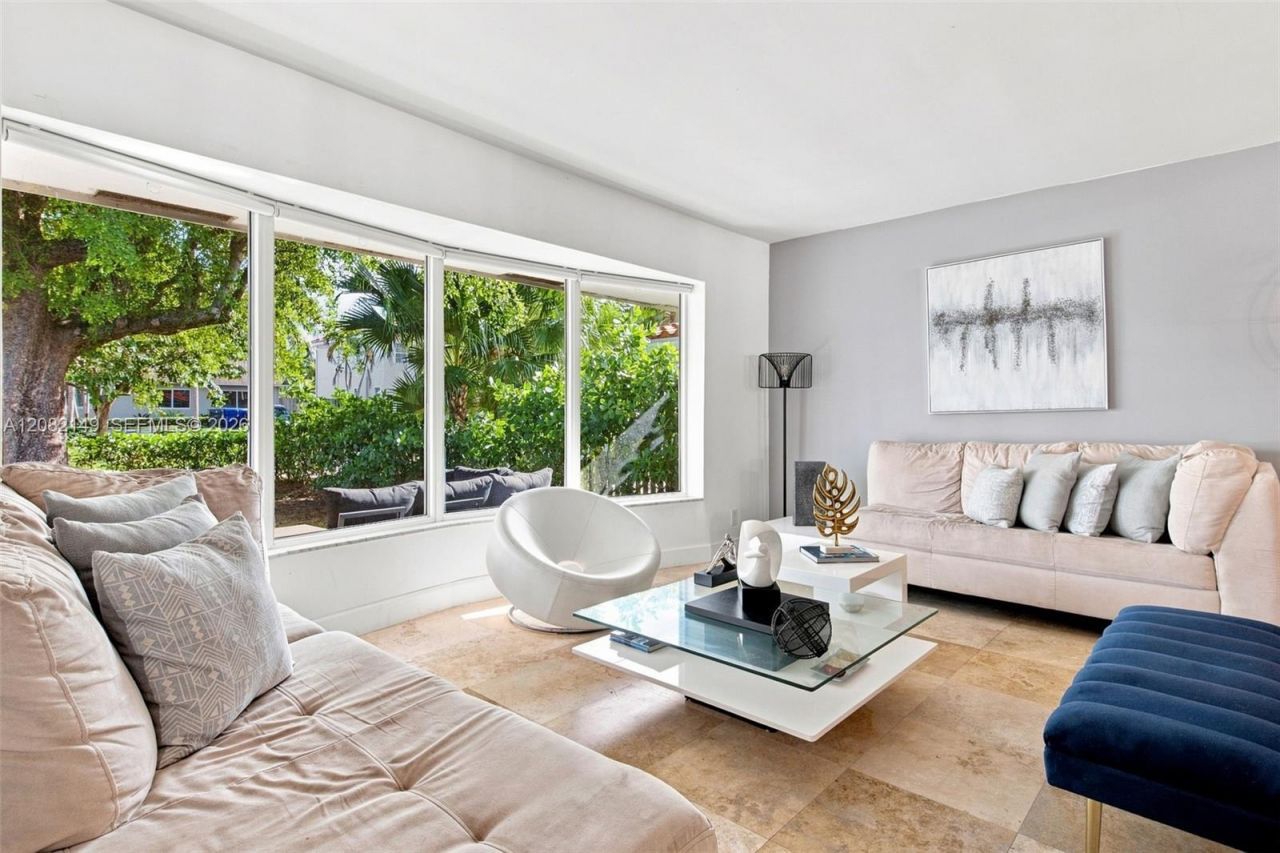 1103 Washington St, Hollywood, FL 33019 Photo