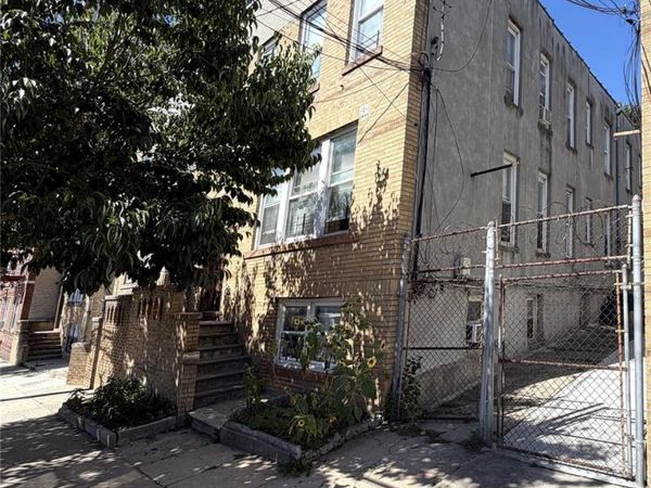 719 E 242nd Street , Bronx, NY 10470