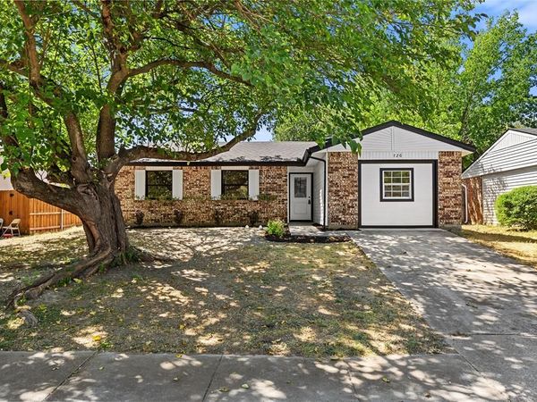 726 Holliday Lane , Duncanville, TX 75116