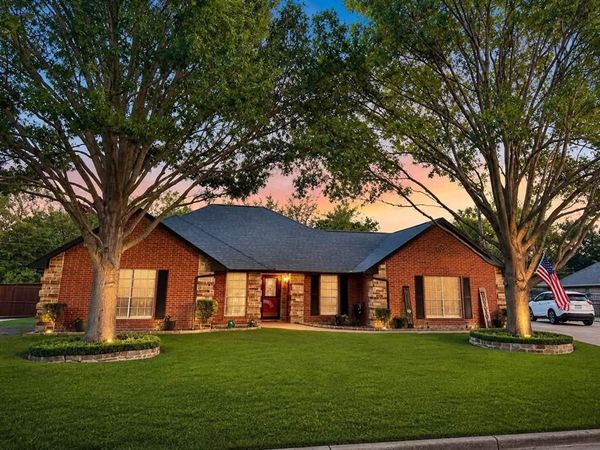 413 Flagstone Drive, Burleson, TX 76028