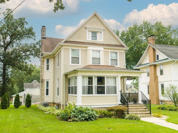 1227 W Stephenson St Boulevard, FREEPORT, IL 61032