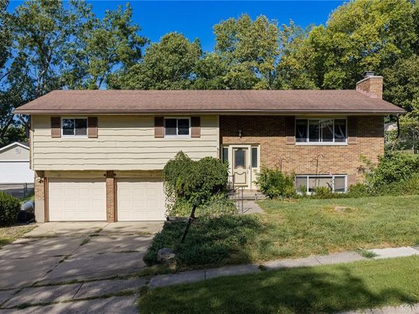 833 Lea Castle Place, Miamisburg, OH 45342