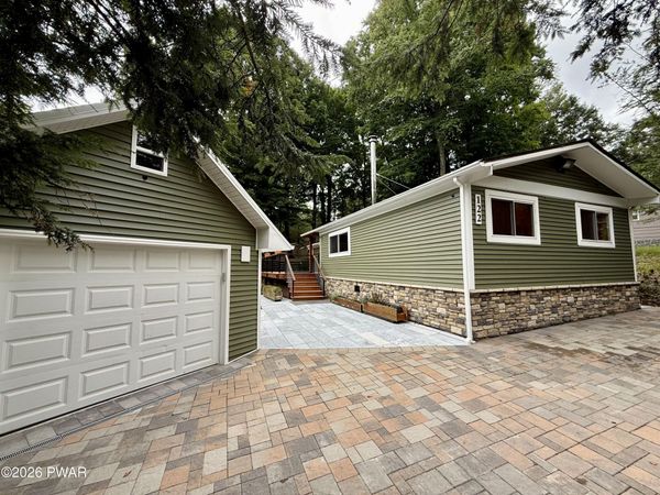 122 Granite Drive, Greentown, PA 18426