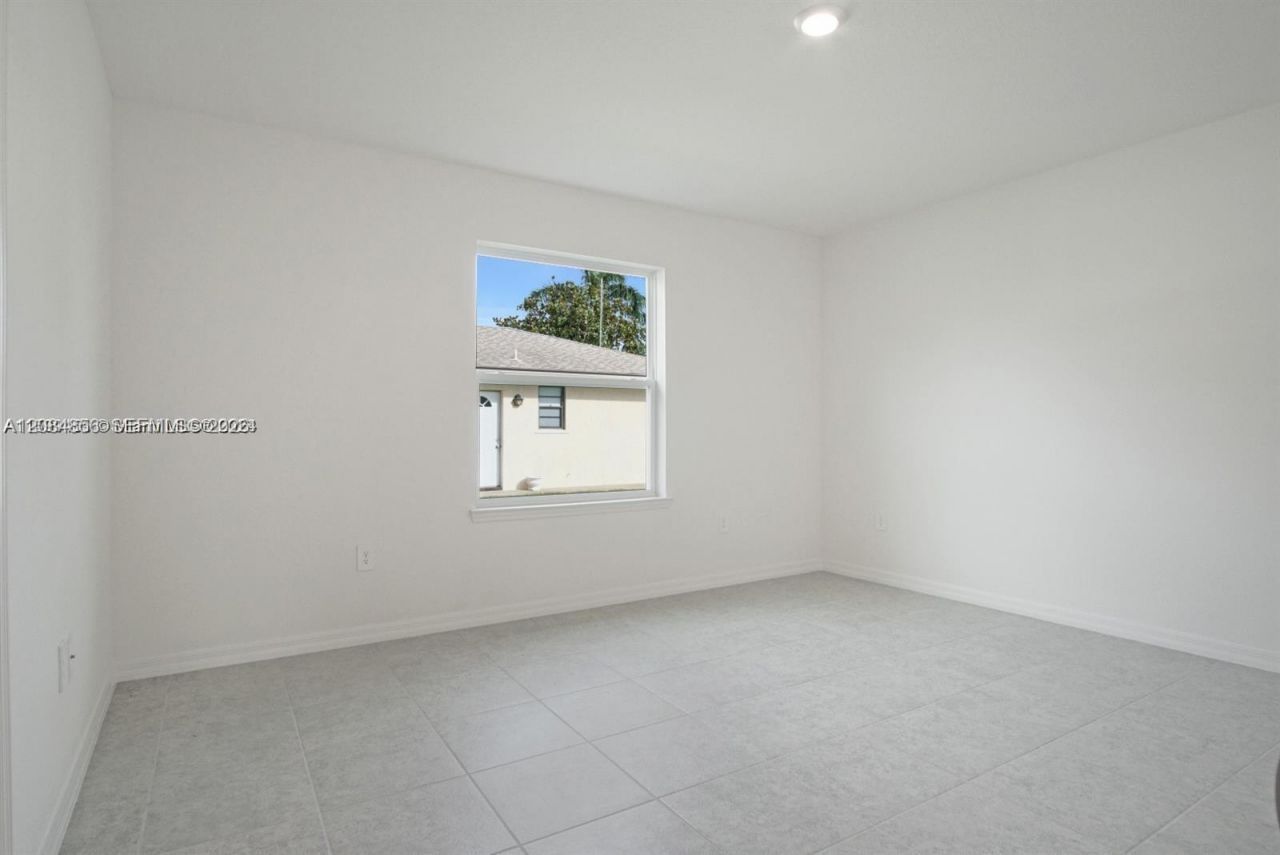 811 SE Seahouse Dr , Port Saint Lucie, FL 34983 Photo
