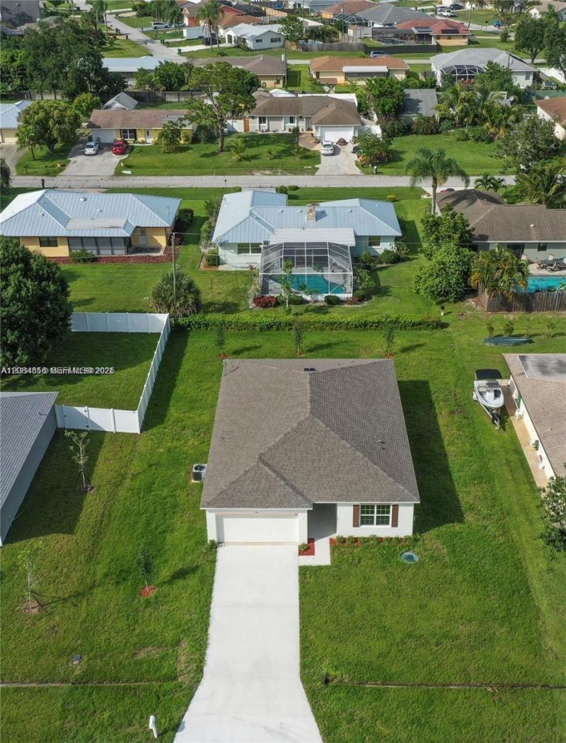 811 SE Seahouse Dr , Port Saint Lucie, FL 34983 Photo