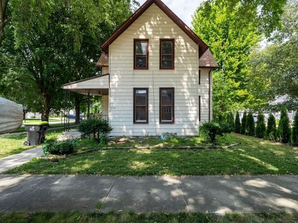 212 W Maple Street , Fairbury, IL 61739