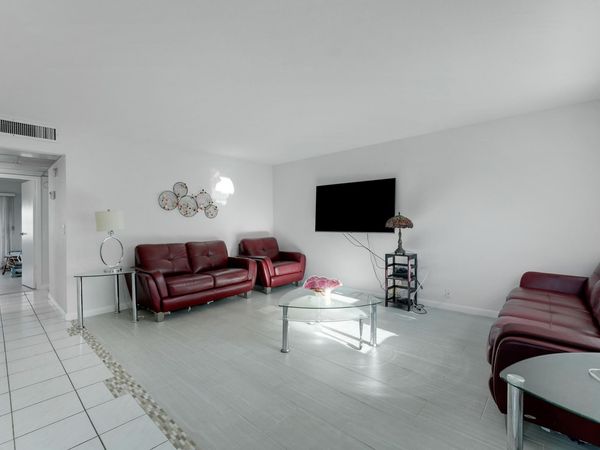 173 Valencia H, Delray Beach, FL 33446
