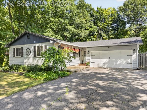 1537 Odette , Hartland Township, Mi 48353