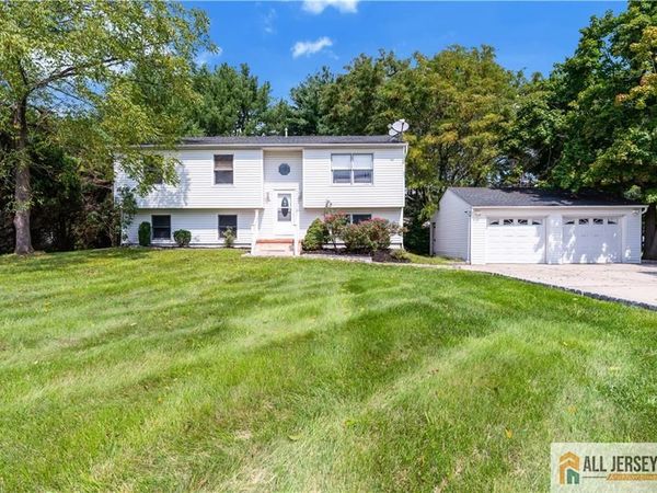 89 Dey Road, Cranbury, NJ 08512