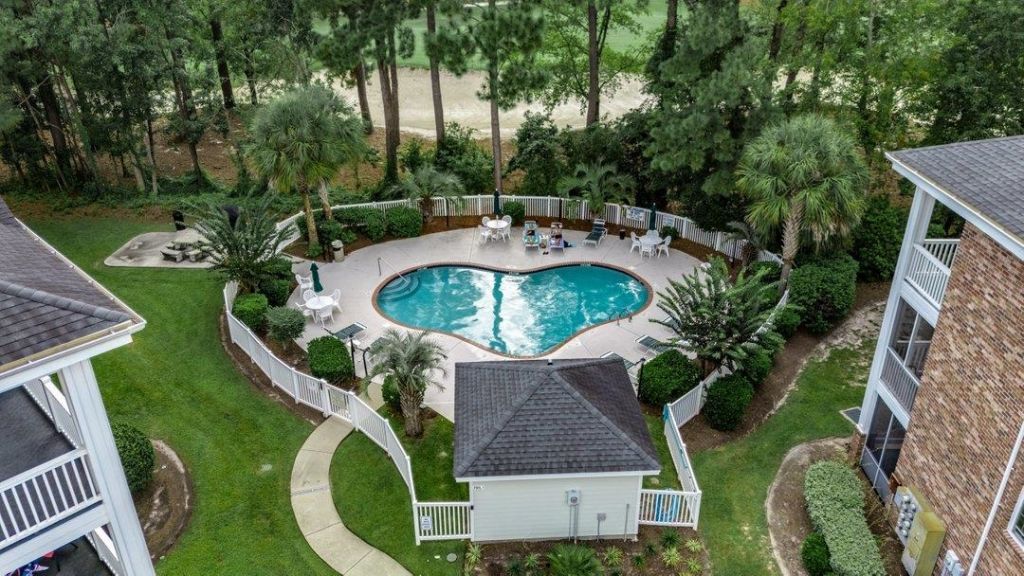 690 Riverwalk Dr. Photo 24
