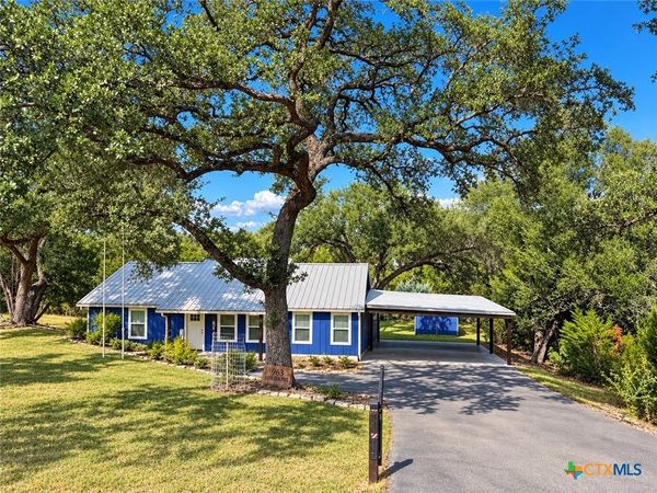963 Deer Run Pass , Canyon Lake, TX 78133