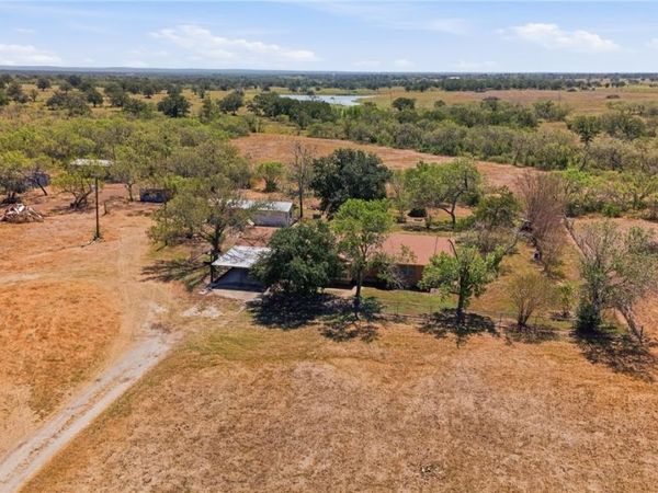 821 CR 482, Gonzales, TX 78629