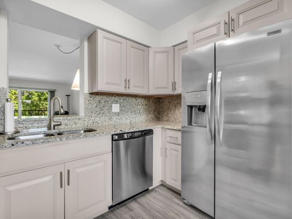 7267 HUNTINGTON Lane, Unit 403, Delray Beach, FL 33446