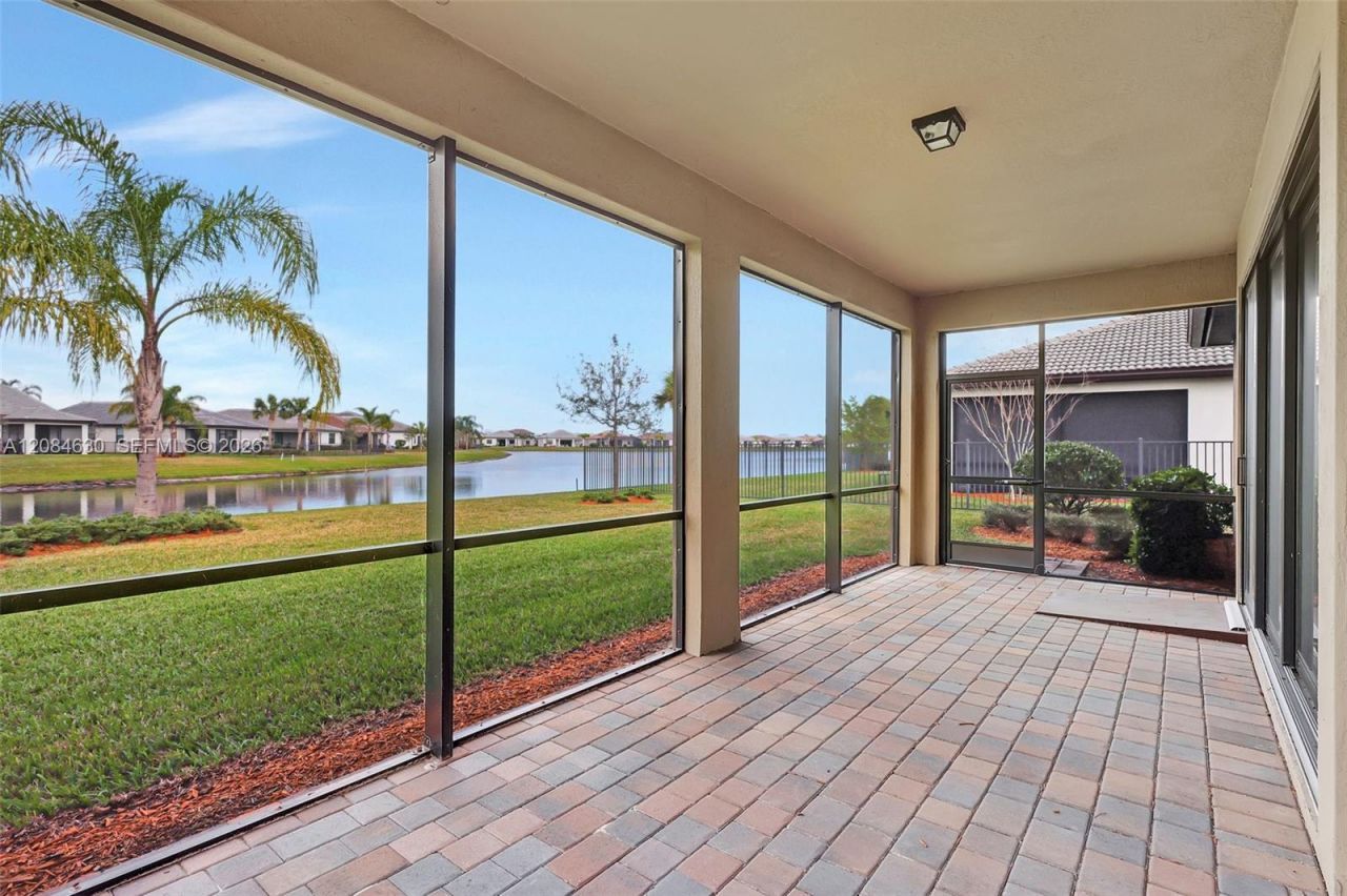 727 SE Boboli Way, Port Saint Lucie, FL 34984 Photo
