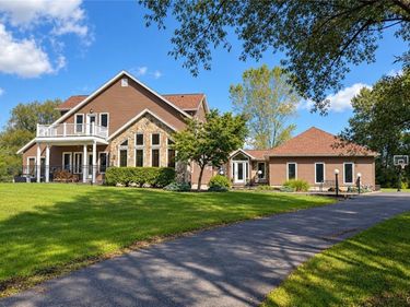 64 Ostrander Drive, Phoenix, NY 13135