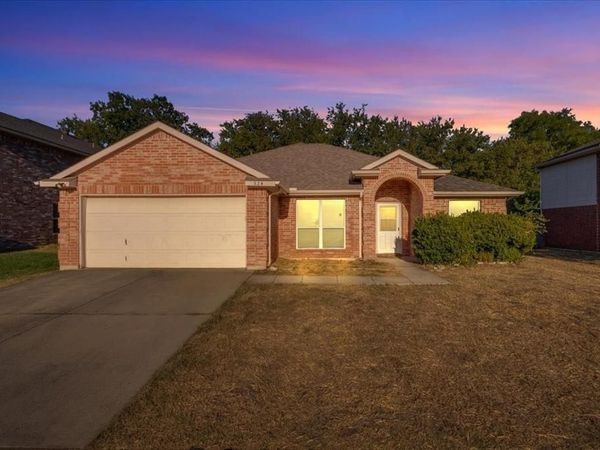 324 Marsha Street , Saginaw, TX 76179