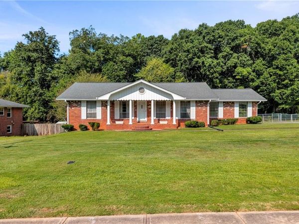 6125 Phillips Drive, Morrow, GA 30260