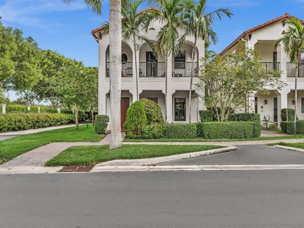 8397 NW 38th St, Cooper City, FL 33024