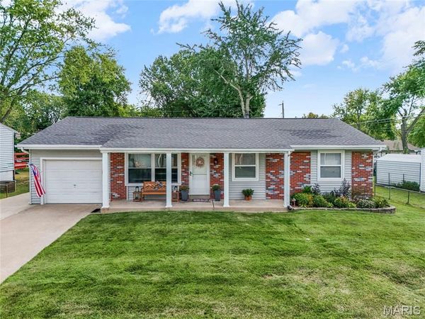 22 Saint Mark Drive, St Peters, MO 63376