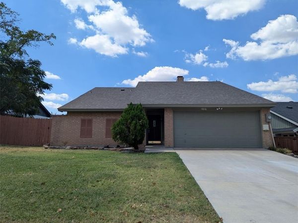 2727 Colonial Drive, Carrollton, TX 75007