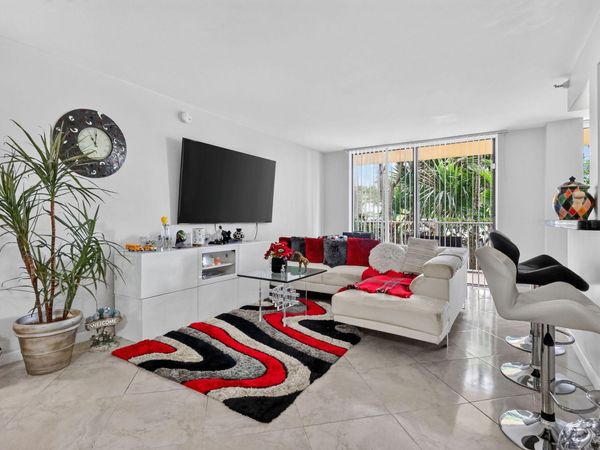 290 174TH Street, Unit L18, Sunny Isles Beach, FL 33160