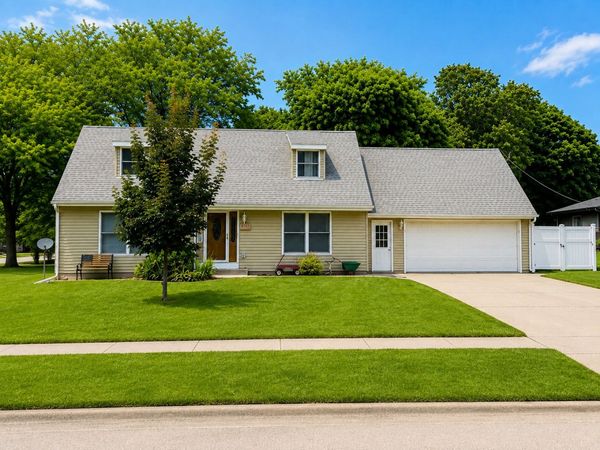2219 Highland Drive , Sycamore, IL 60178