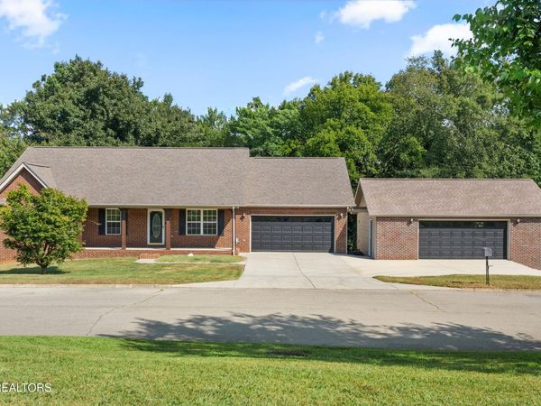 1737 Sharp Drive , Lenoir City, TN 37771