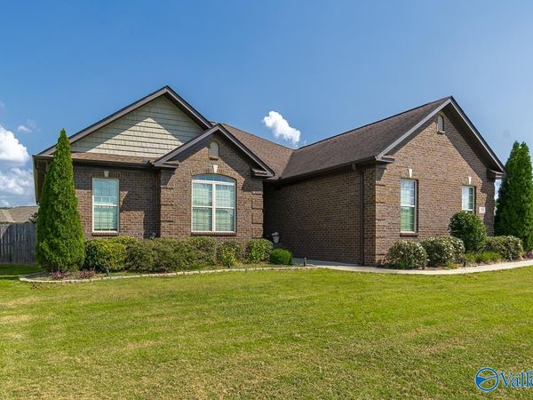 99 Cambridge Drive, Decatur, AL 35603
