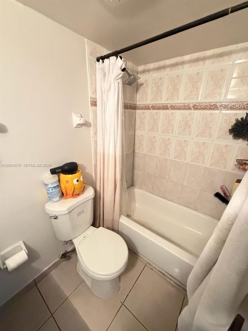 606 W 81st St, Unit 202, Hialeah, FL 33014 Photo