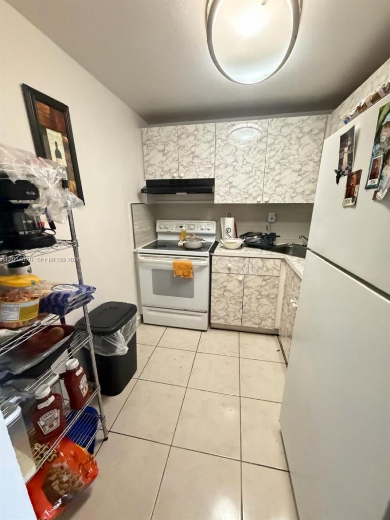 606 W 81st St, Unit 202, Hialeah, FL 33014 Photo