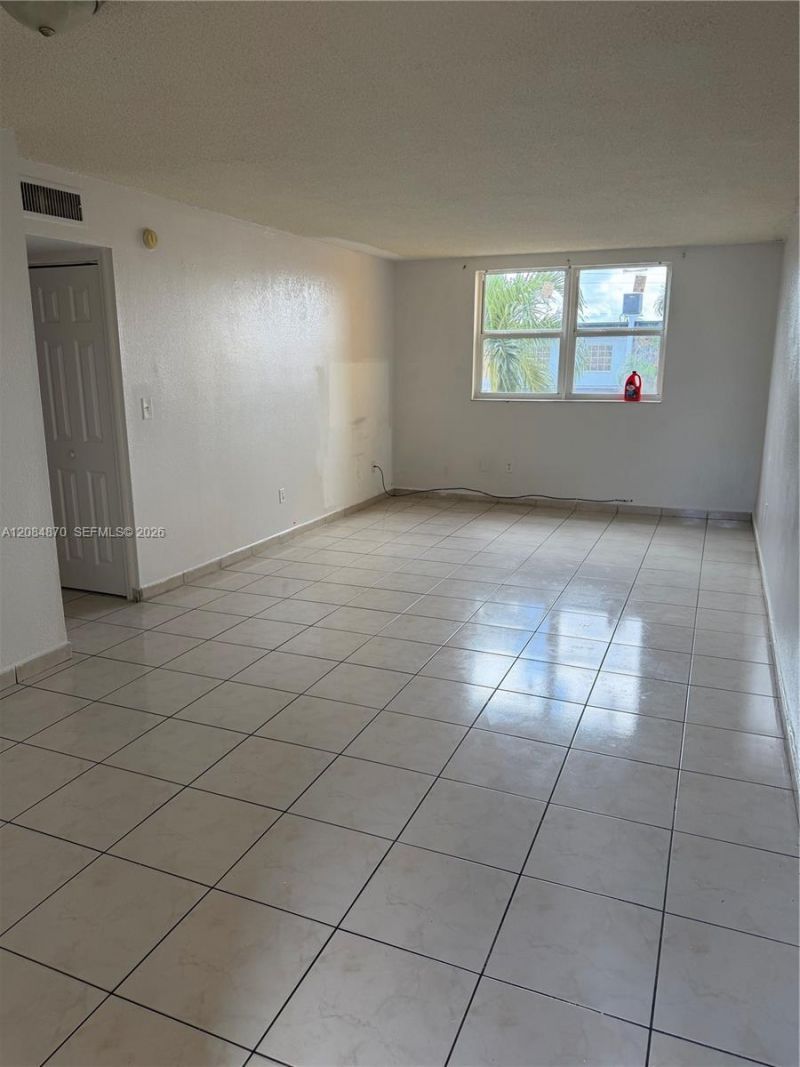 606 W 81st St, Unit 202, Hialeah, FL 33014 Photo
