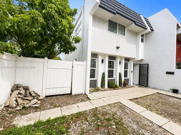 970 Sw 80 Ave , Unit 1, North Lauderdale, FL 33068