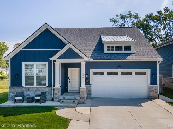 579 S Bywood Avenue, Clawson, Mi 48017